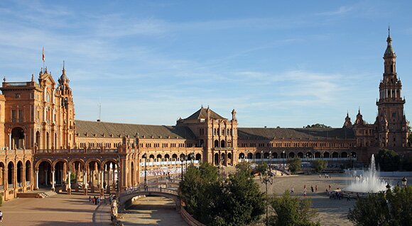 Viaja en Ave a Sevilla y disfruta de este tour en segway