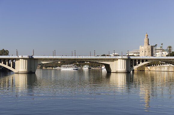 Organiza un viaje en trenes AVE a Sevilla este 2019